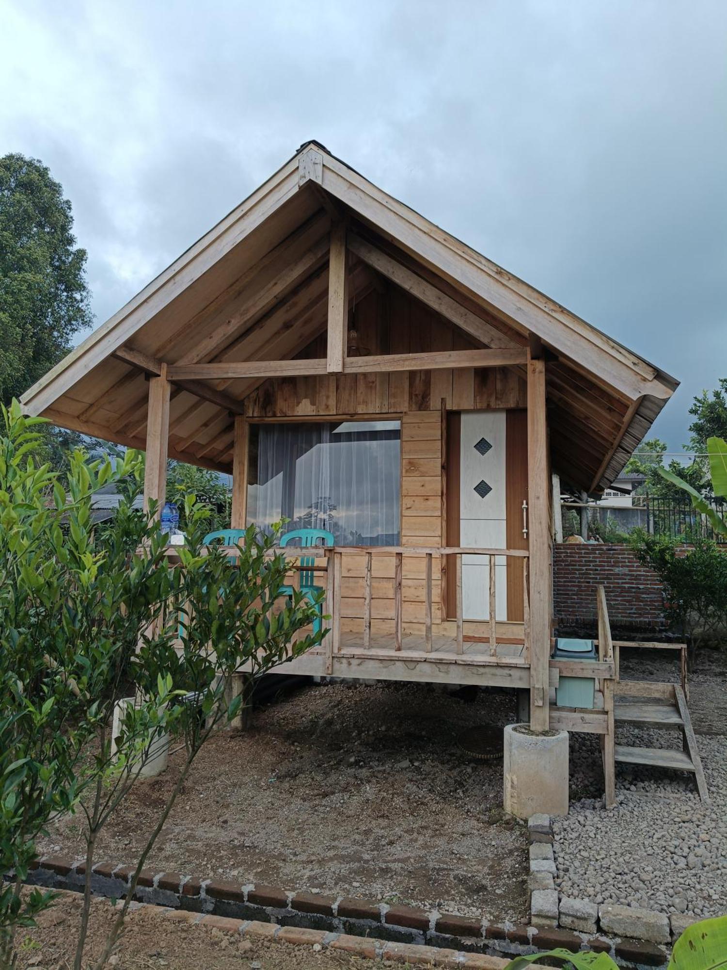 Raturinjani Homestay Selong Exterior foto