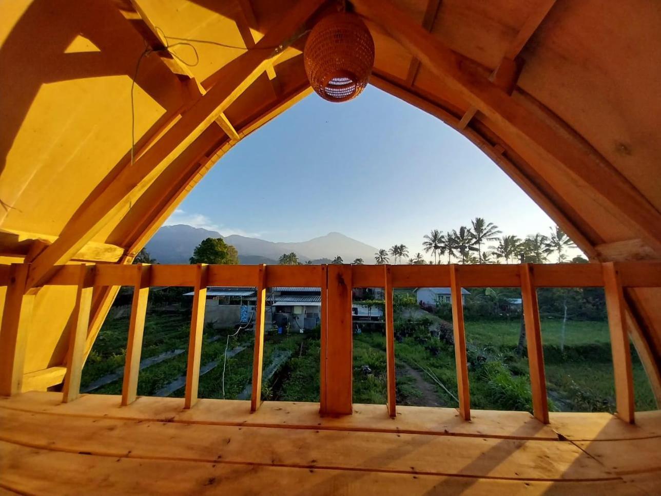 Raturinjani Homestay Selong Exterior foto