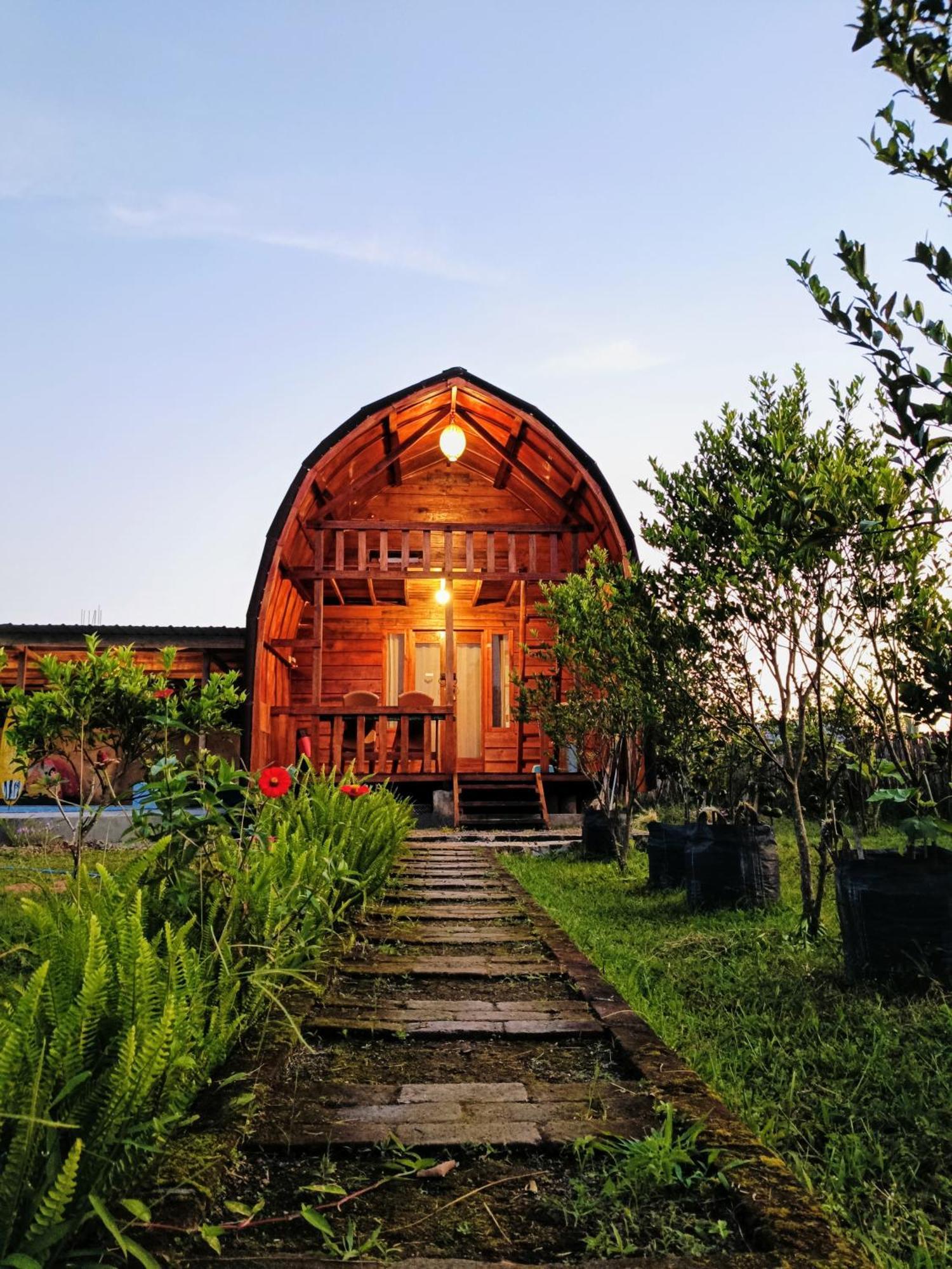 Raturinjani Homestay Selong Exterior foto