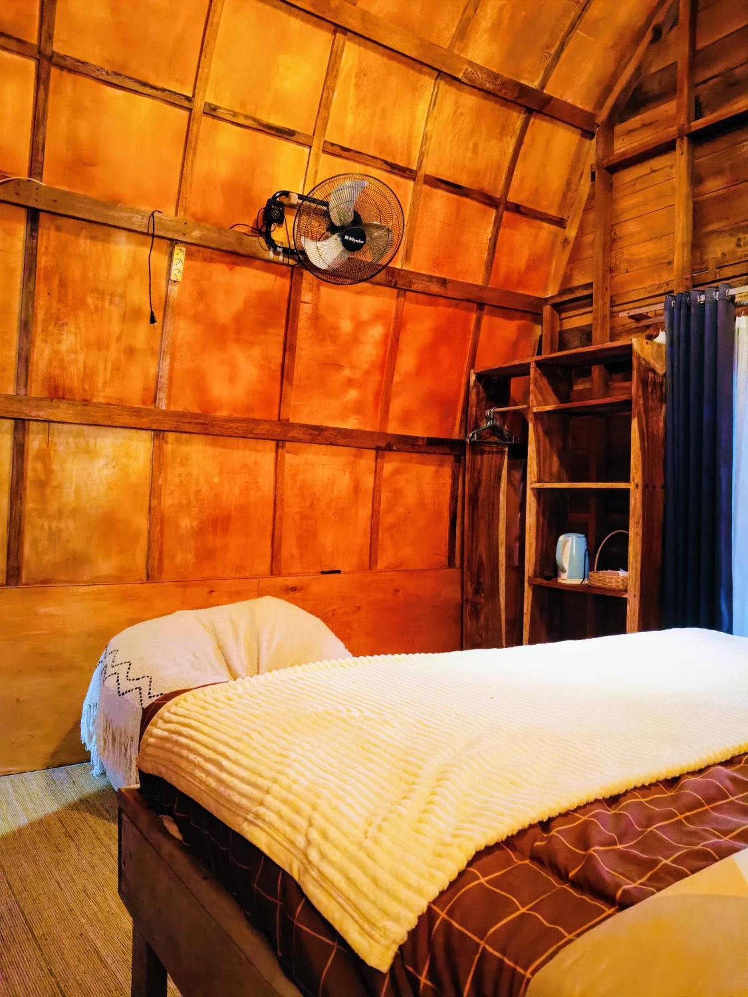 Raturinjani Homestay Selong Exterior foto